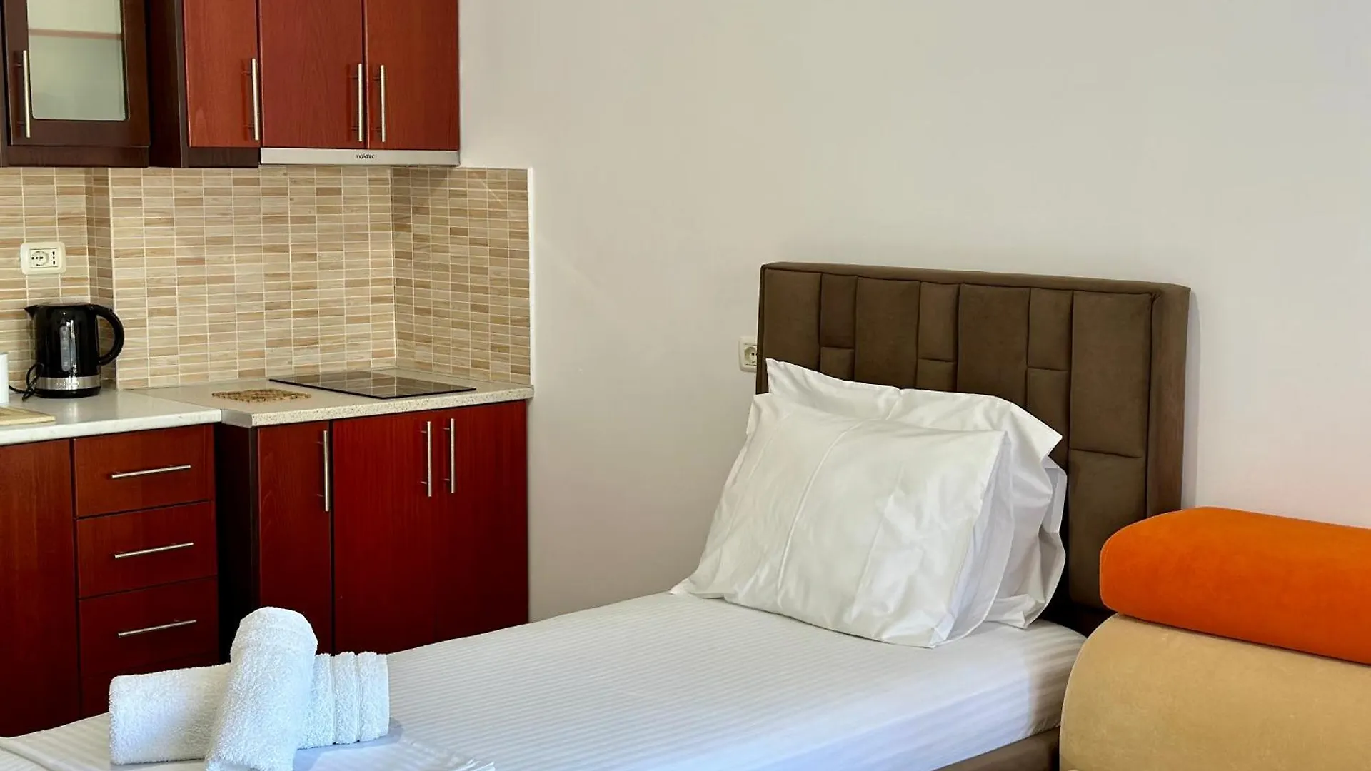 Kensly Guesthouse Ksamil 0*,